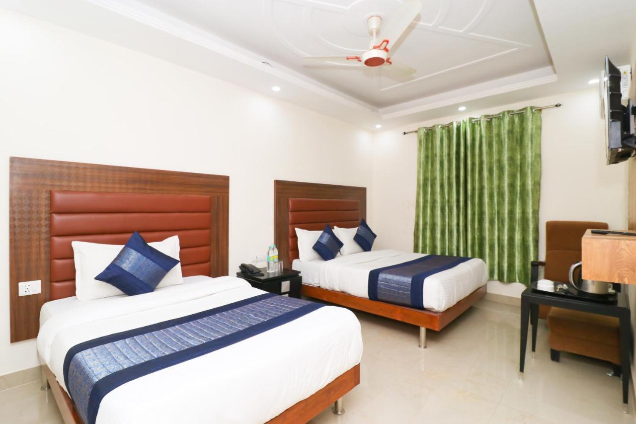 Hotel Belwood Suites - Near New Delhi Airport Екстериор снимка