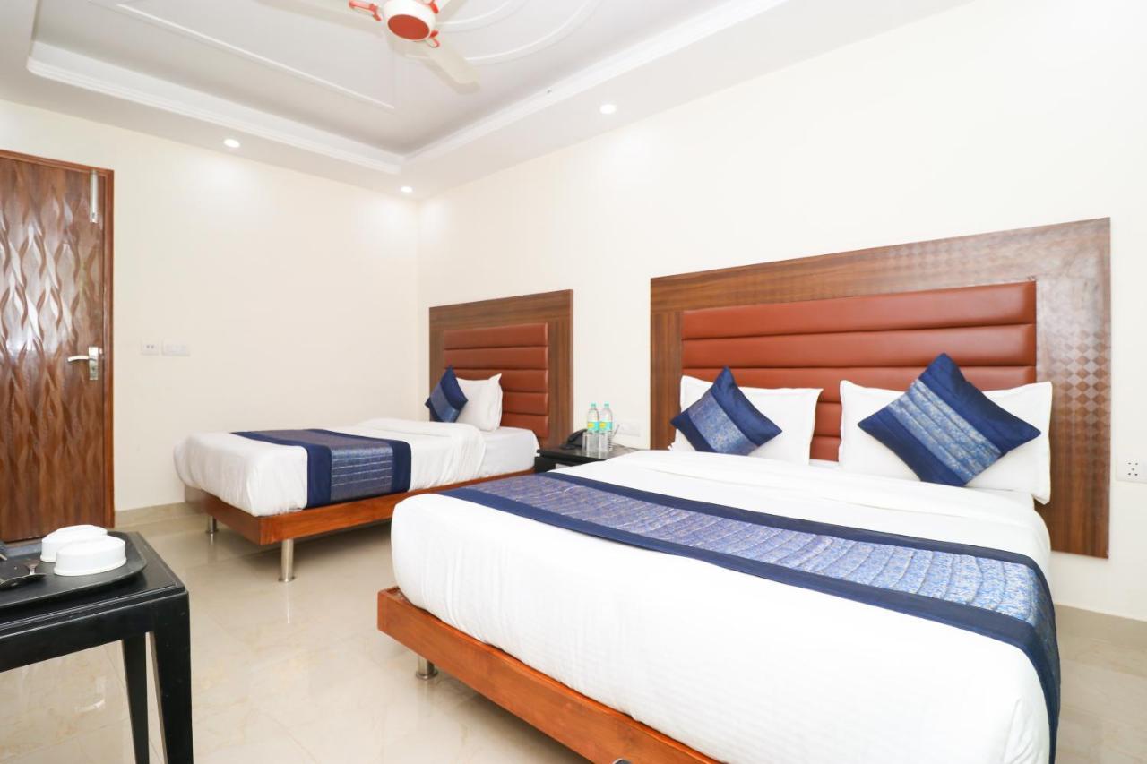 Hotel Belwood Suites - Near New Delhi Airport Екстериор снимка