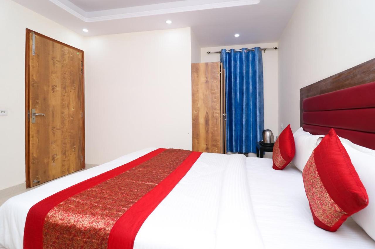 Hotel Belwood Suites - Near New Delhi Airport Екстериор снимка