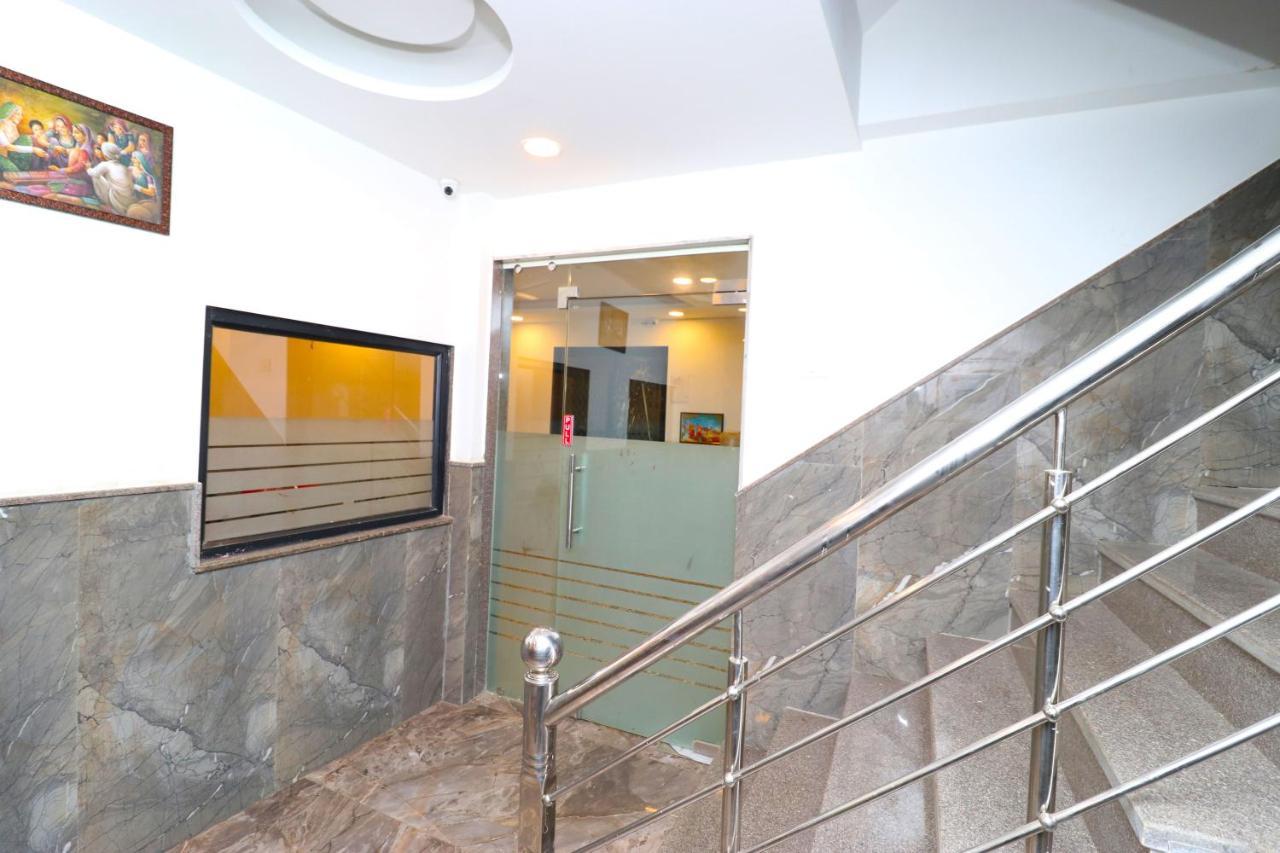 Hotel Belwood Suites - Near New Delhi Airport Екстериор снимка