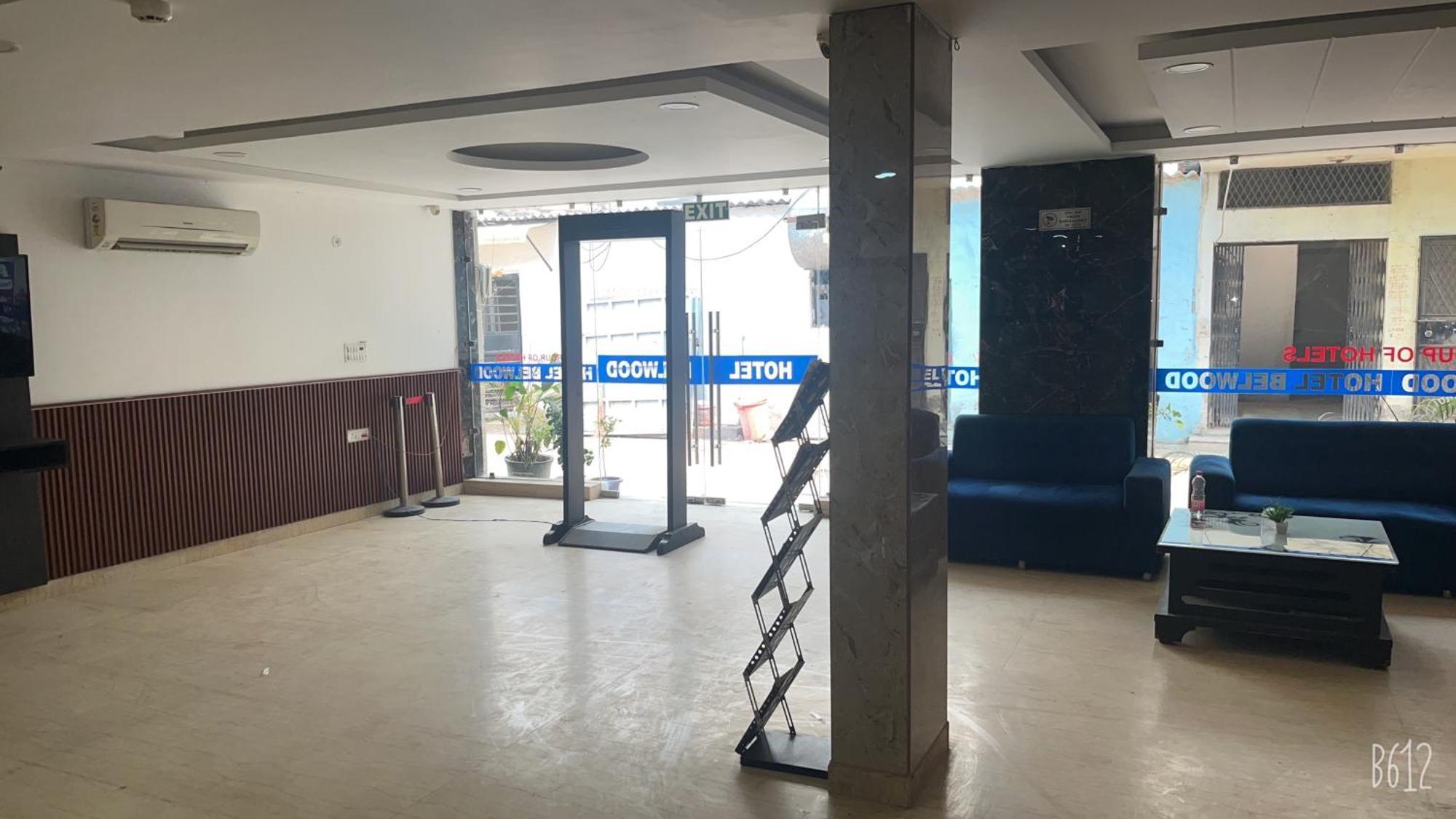 Hotel Belwood Suites - Near New Delhi Airport Екстериор снимка