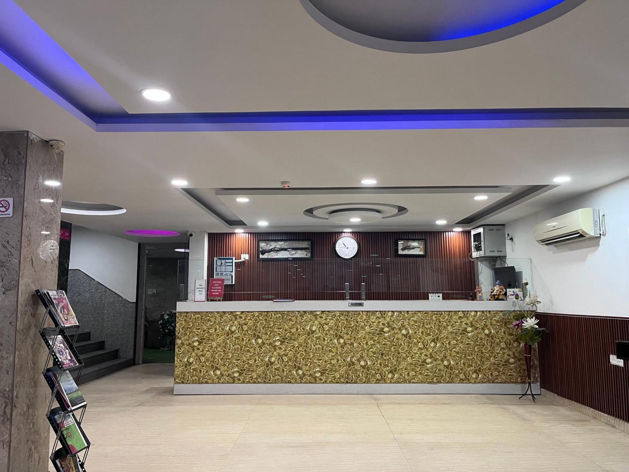 Hotel Belwood Suites - Near New Delhi Airport Екстериор снимка